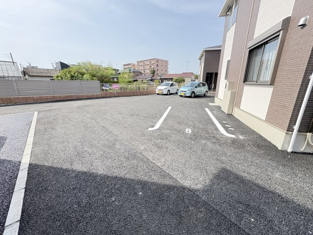 アルセAの駐車場