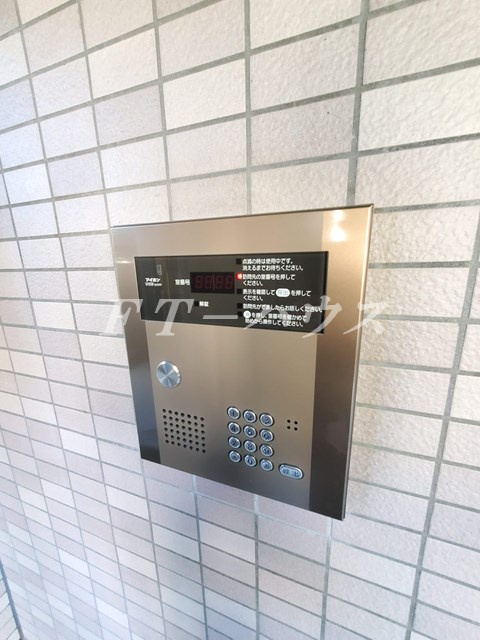 ドゥ・セナクールのセキュリティ