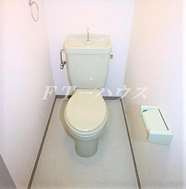 ドゥ・セナクールのトイレ