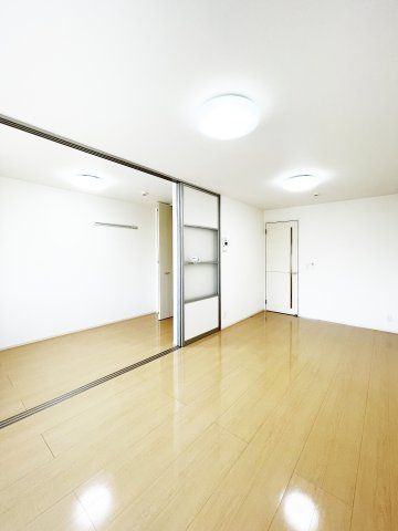 ディアコート弐番館の居間・リビング