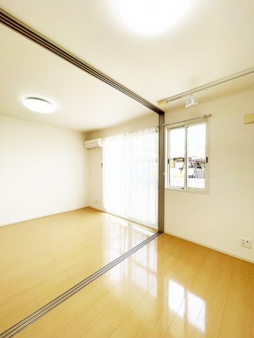 ディアコート弐番館の居間・リビング