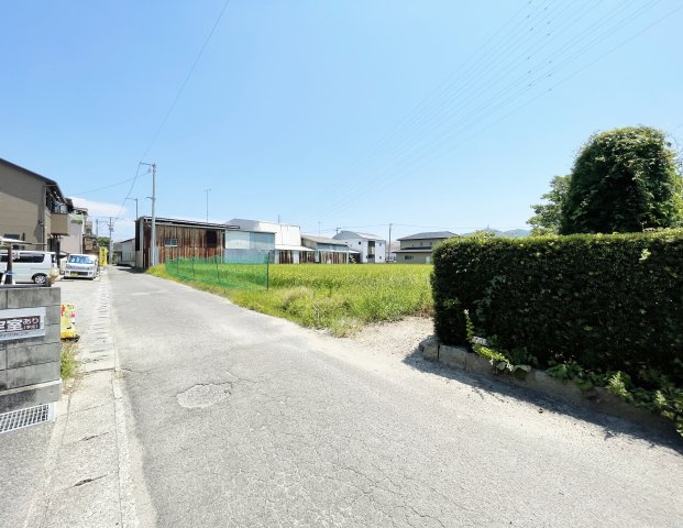 ディアコート弐番館の駐車場