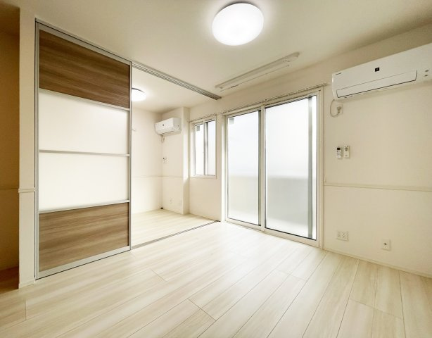 徳島市八万町法花のアパートの居間・リビング