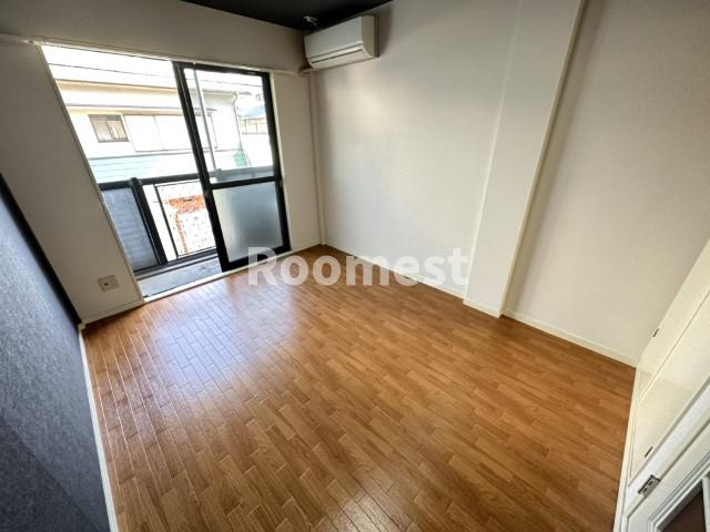 イーストドミトリーIの居間・リビング|居間です