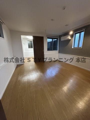 仲介手数料０円！ナビオ15の居間・リビング