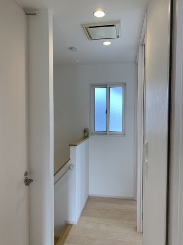 舞多聞西　一戸建てのその他|階段