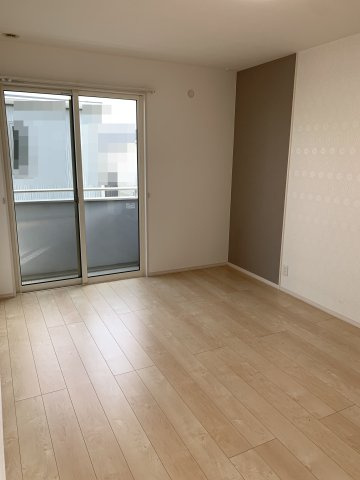 舞多聞西　一戸建ての洋室