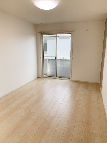 舞多聞西　一戸建ての洋室