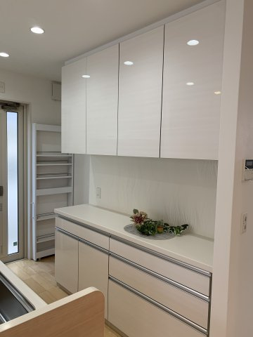 舞多聞西　一戸建てのキッチン|造り付カップボード
