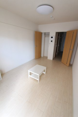 クレイノＭＩＹＡＢＩの居間・リビング