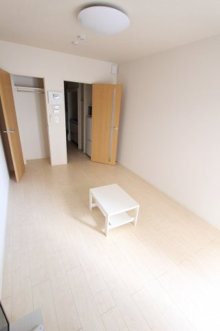 クレイノＭＩＹＡＢＩの居間・リビング