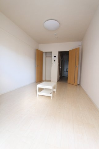 クレイノＭＩＹＡＢＩの居間・リビング