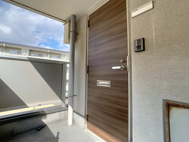 大成マンションの玄関