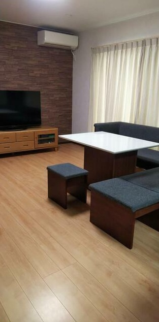 東温市南方の居間・リビング