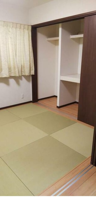 東温市南方の和室