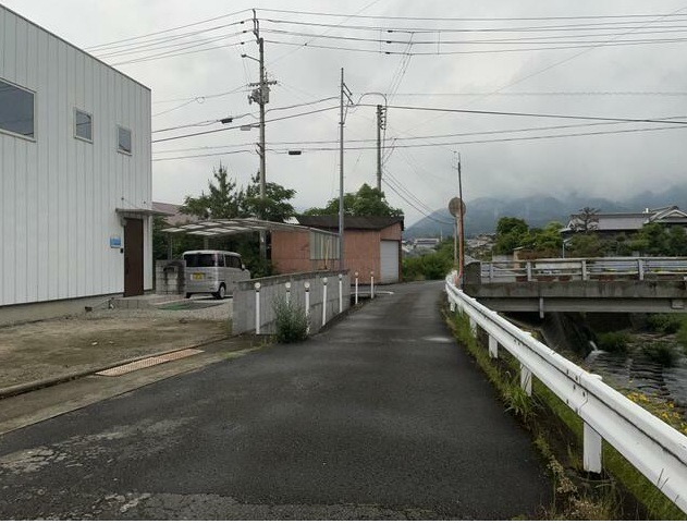 東温市南方の前面道路含む現地写真