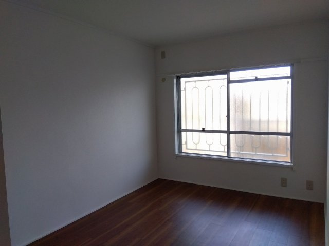 サンハイム登呂B棟　静岡市駿河区下島の洋室