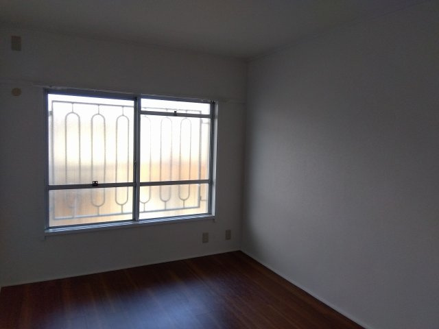 サンハイム登呂B棟　静岡市駿河区下島の洋室