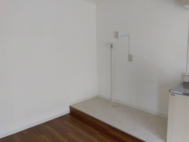 サンハイム登呂B棟　静岡市駿河区下島のランドリースペース