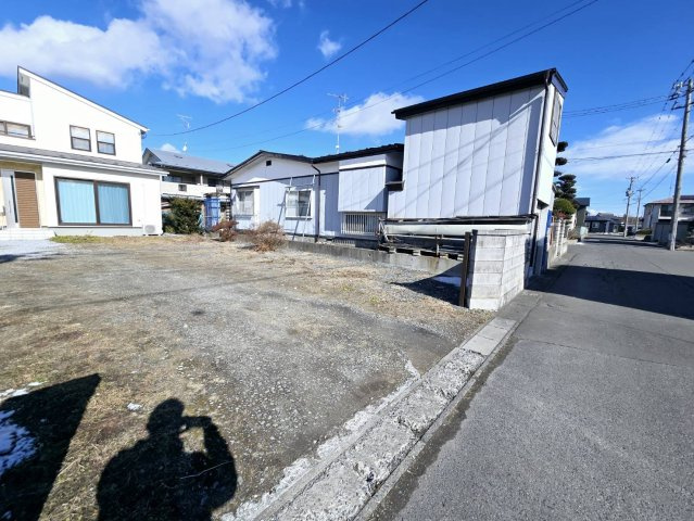 湊高台7丁目中古住宅の駐車場