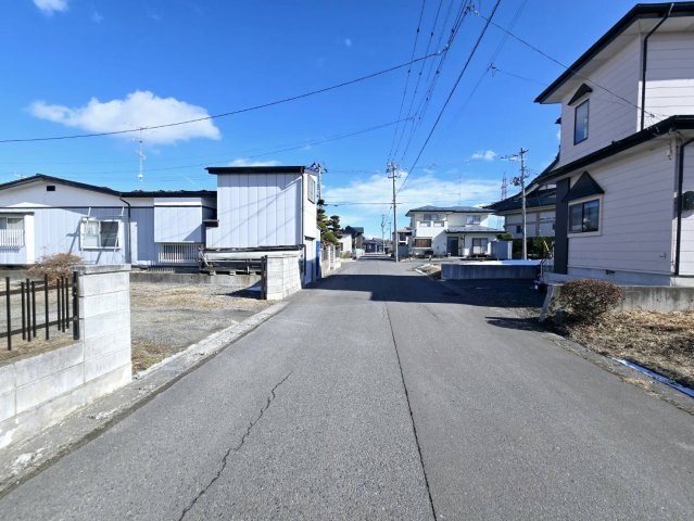 湊高台7丁目中古住宅の前面道路含む現地写真