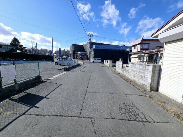 湊高台7丁目中古住宅の前面道路含む現地写真