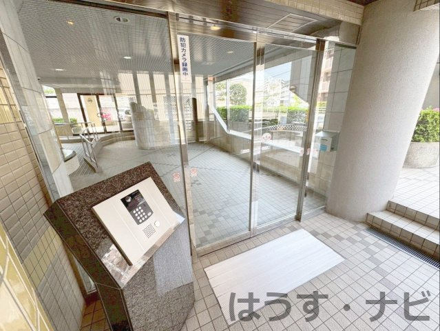 ロワールマンション篠栗のエントランス|マンションの入り口です！防犯面も安心のオートロック付き！