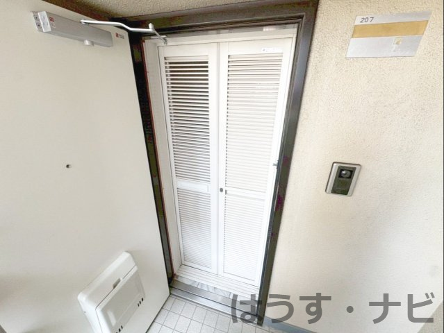 ロワールマンション篠栗の玄関|玄関ドアは二重扉になっています！