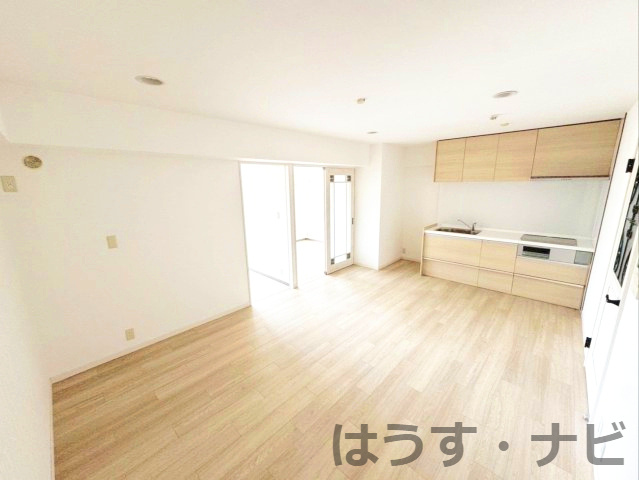 ロワールマンション篠栗の居間・リビング|リビングを中心とした間取りで、自然に家族が集まる空間に！