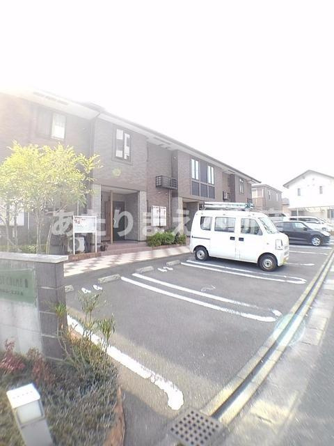 カルム・エストAの駐車場