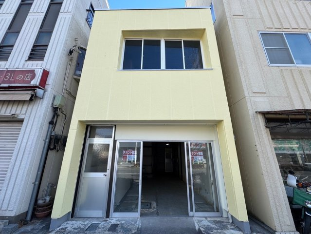 ベースビルの外観