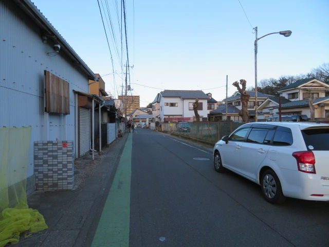 狭山市入間川３丁目の倉庫の周辺