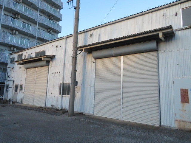 狭山市入間川３丁目の倉庫の外観