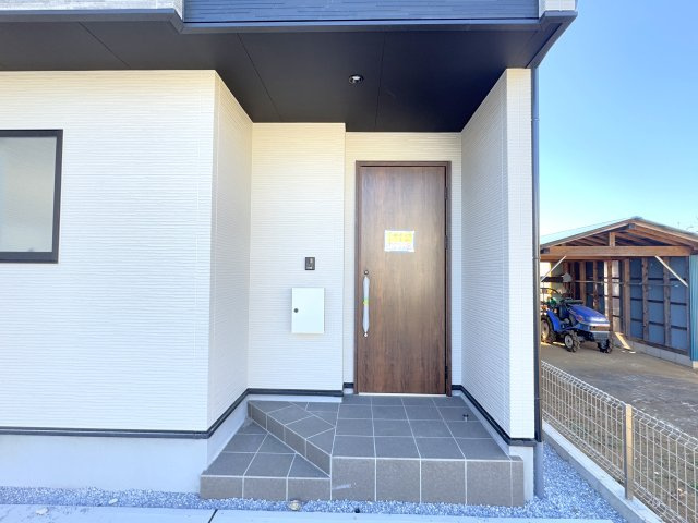 松戸市六実１丁目新築戸建【六実第二小学校：10分】のエントランス|エントランス・玄関ポーチ