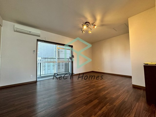 ONE LIGHTマンションの居間・リビング