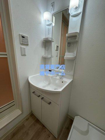 フジパレス帝塚山Ⅰ番館の独立洗面台|独立洗面化粧台が付いています