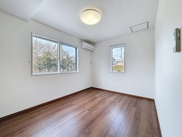 『帰りは電車で帰るよ』の洋室