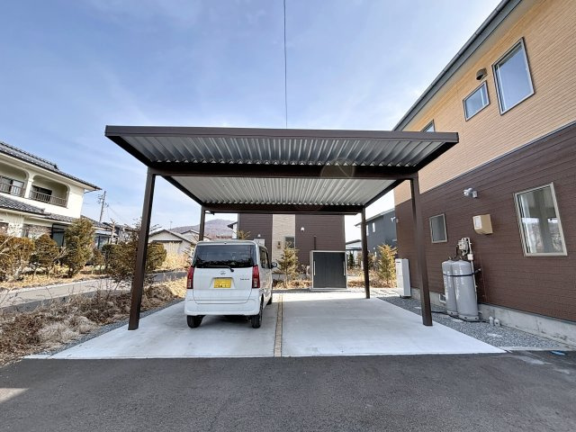 『帰りは電車で帰るよ』の駐車場|車は2台駐車ができます♪