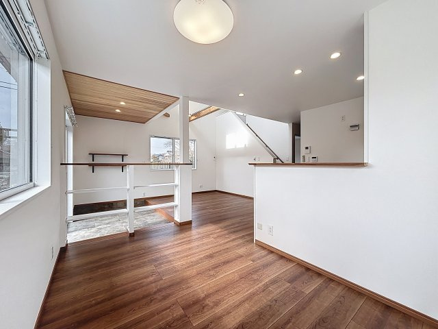 『帰りは電車で帰るよ』の居間・リビング