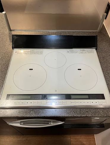 【中古】鶴ヶ島市新町4丁目築浅中古住宅のキッチン|IHクッキングヒーター付きでお掃除も楽々！