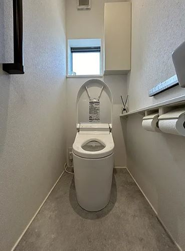 【中古】鶴ヶ島市新町4丁目築浅中古住宅のトイレ|落ち着いたトイレです