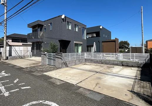 【中古】鶴ヶ島市新町4丁目築浅中古住宅の駐車場|駐車スペース最大5台停められます☆