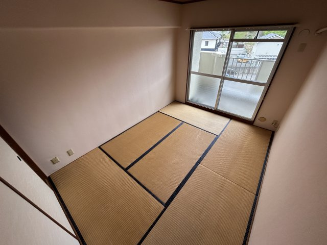 パレス朝霧ケ丘の和室