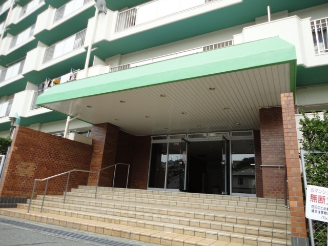 パレス朝霧ケ丘のエントランス