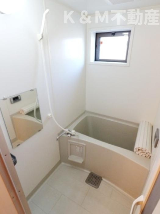 ヴィルヌープⅡの浴室|お風呂で日々の疲れを落としましょう
反転タイプ