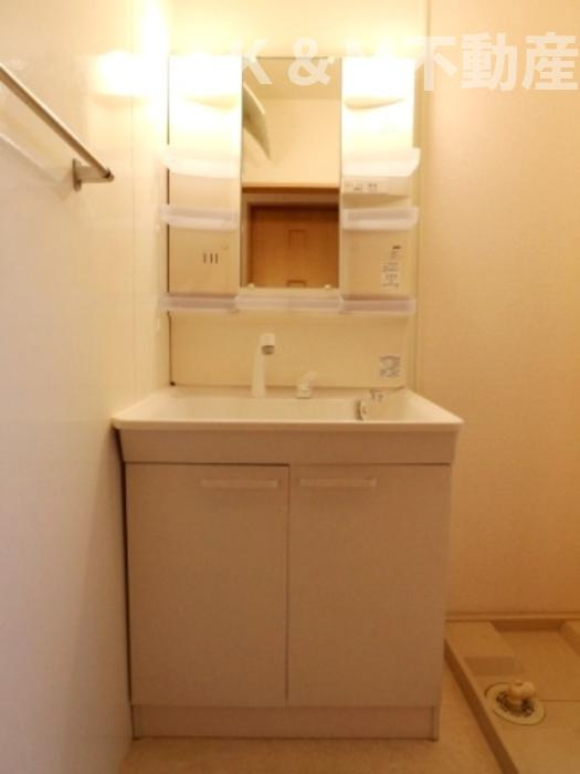 ヴィルヌープⅡの洗面所|使いやすい洗面所です
反転タイプ