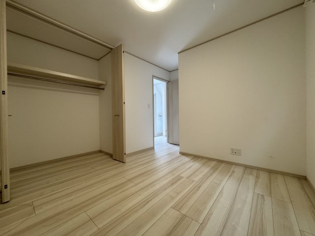 東区東中島3丁目　中古戸建の洋室