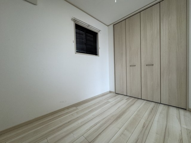 東区東中島3丁目　中古戸建の洋室