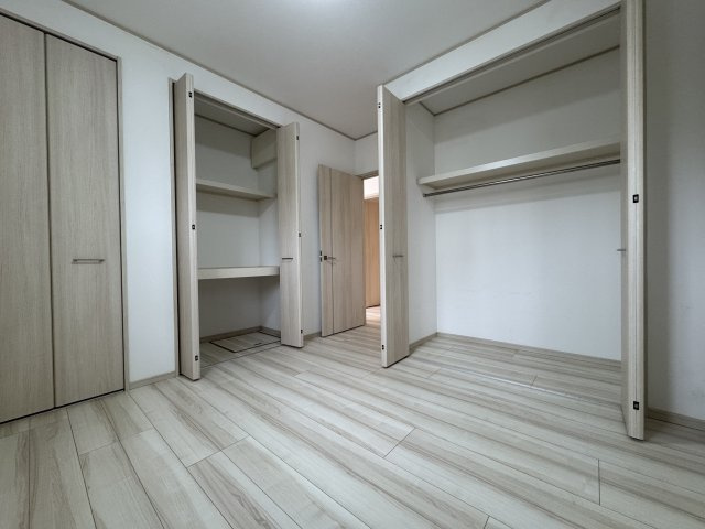 東区東中島3丁目　中古戸建の洋室