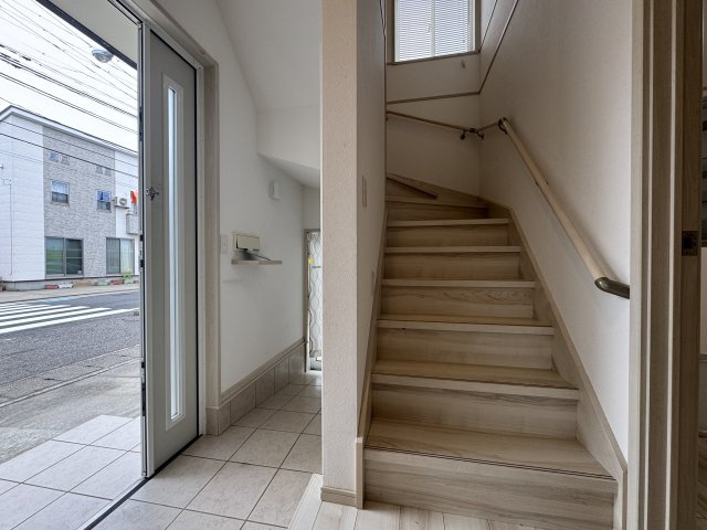 東区東中島3丁目　中古戸建の玄関